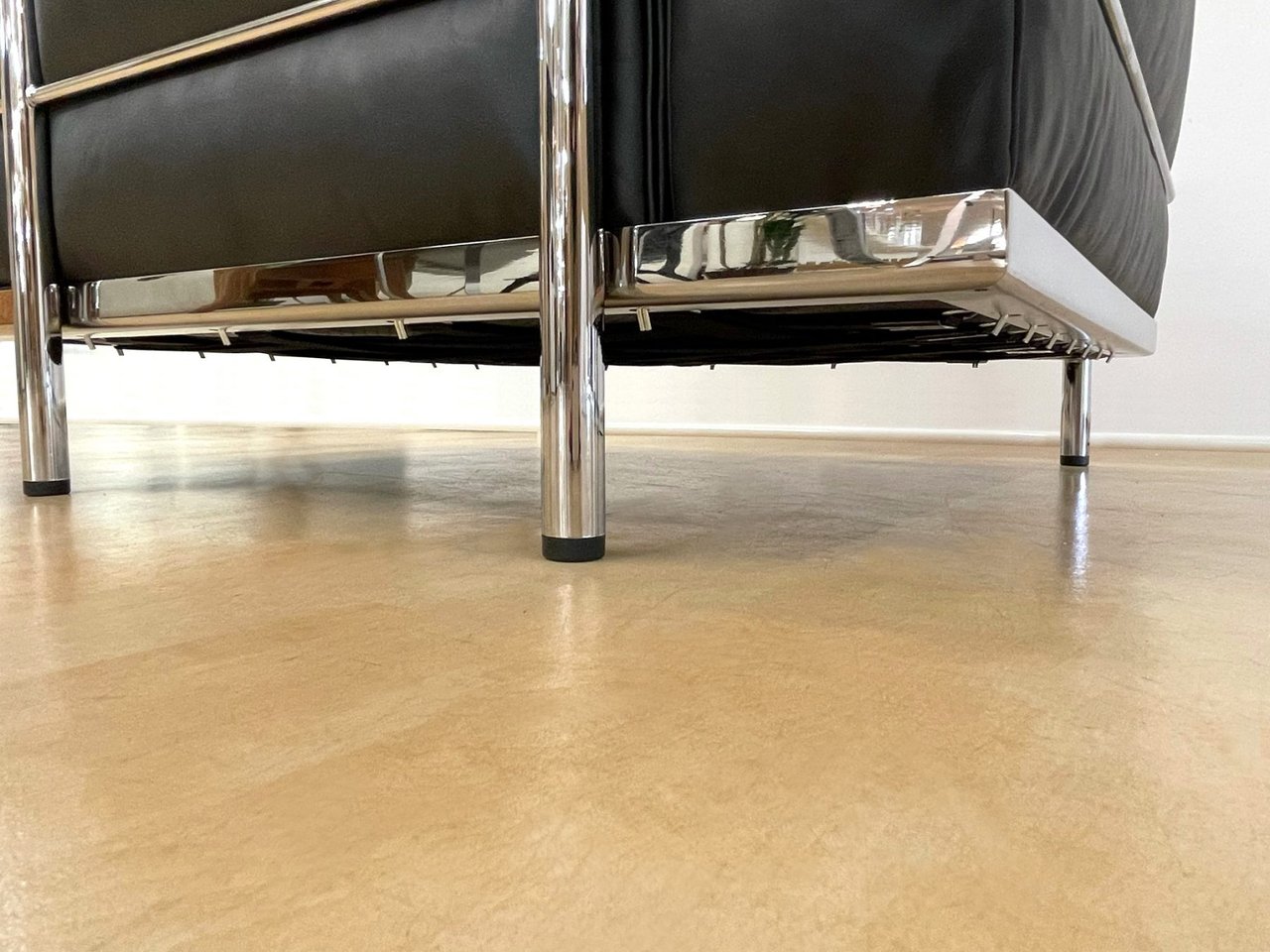 カッシーナ 白皮張りアームチェアー 一脚 カッシーナブランドを代表